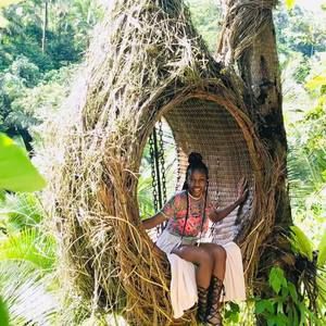 Meet your Posher, Niki